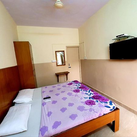 Veekay Residency Hotell Bangalore Exteriör bild