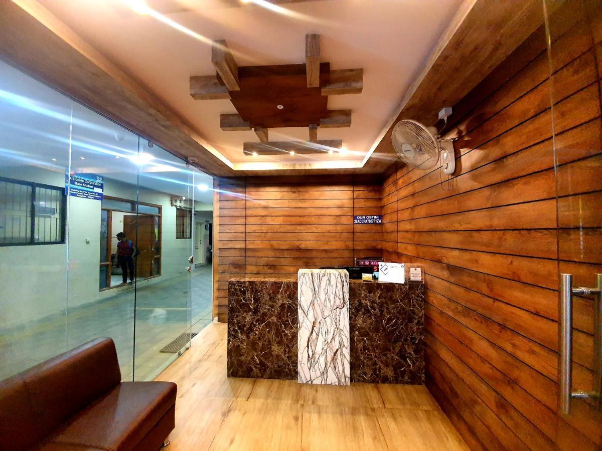 Veekay Residency Hotell Bangalore Exteriör bild