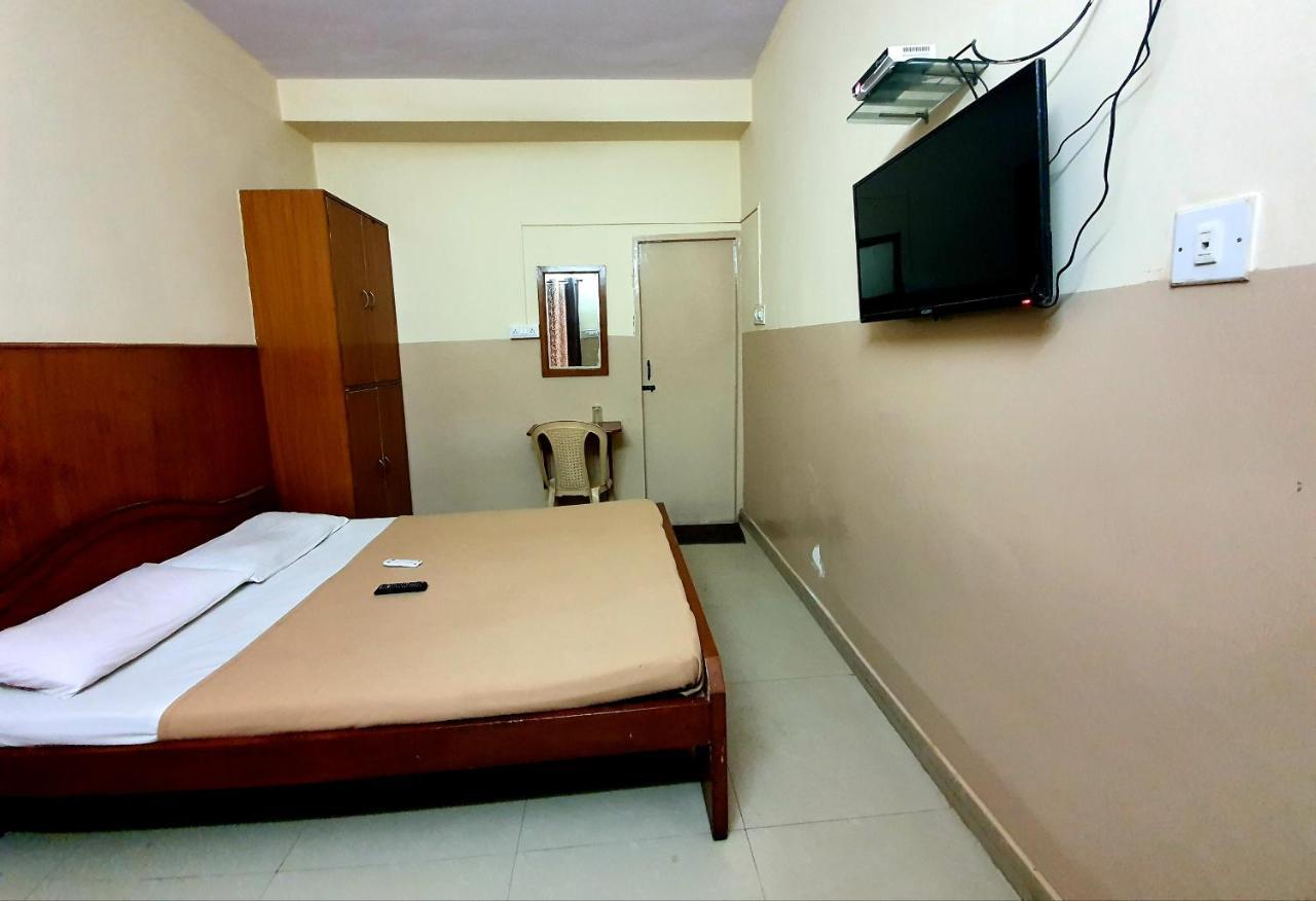 Veekay Residency Hotell Bangalore Exteriör bild